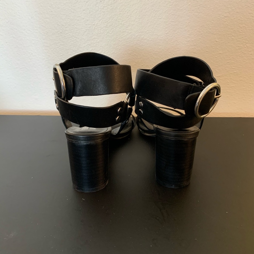 Strap sandals - Picture 2 of 9